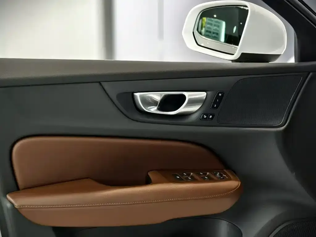 Volvo S60 2024 из CN, фото 5