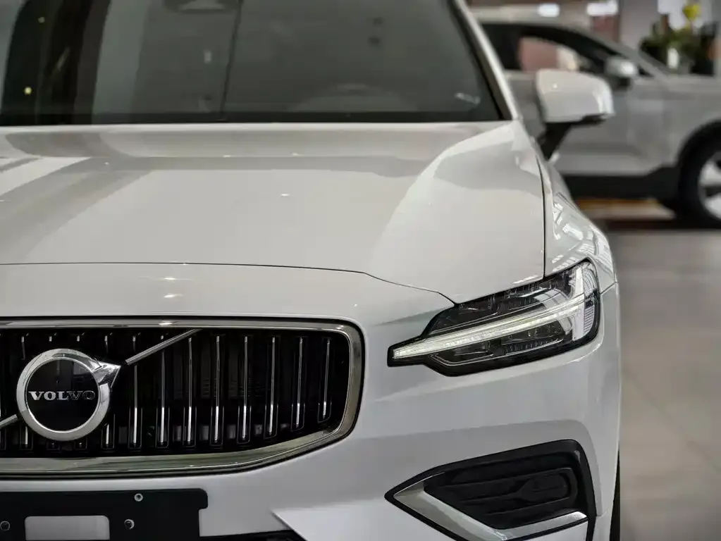 Volvo S60 2024 из CN, фото 6