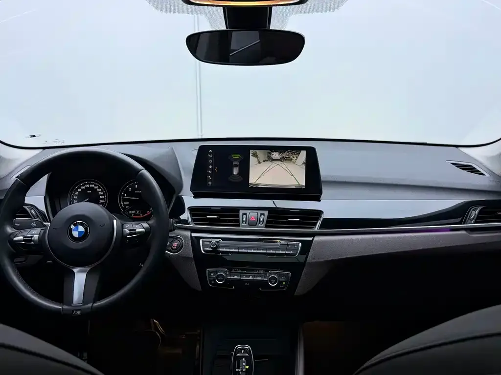 BMW X1 — фото 8