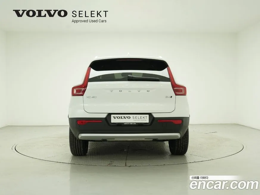 Volvo XC40 — фото 3