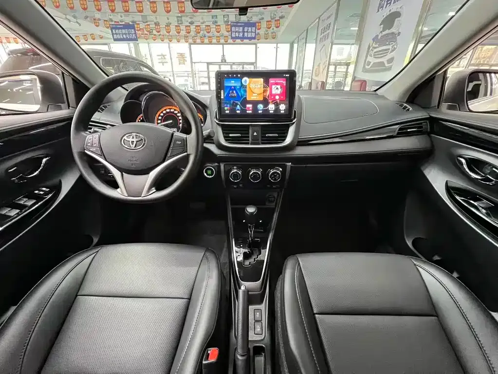 Toyota Yaris L — фото 8