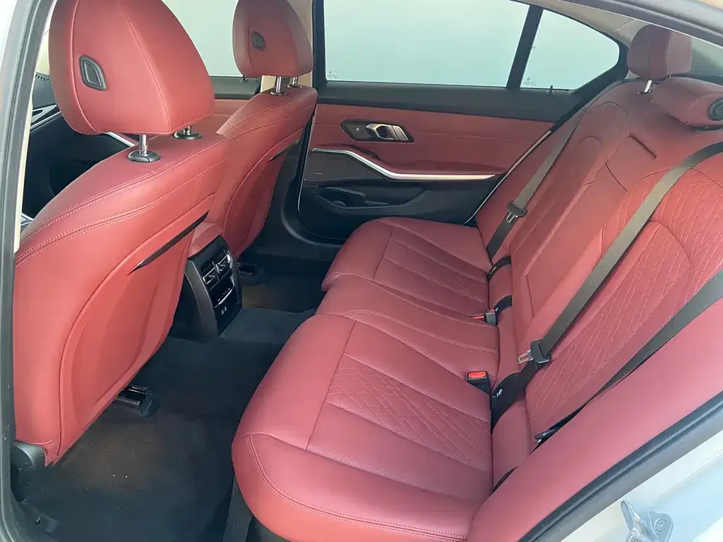 BMW 3 Series 2024 из CN, фото 7