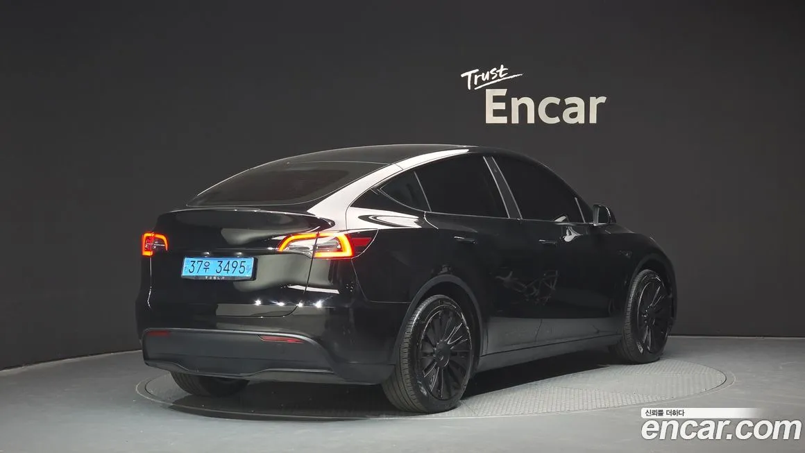 Tesla Model Y 2023 из KR, фото 2