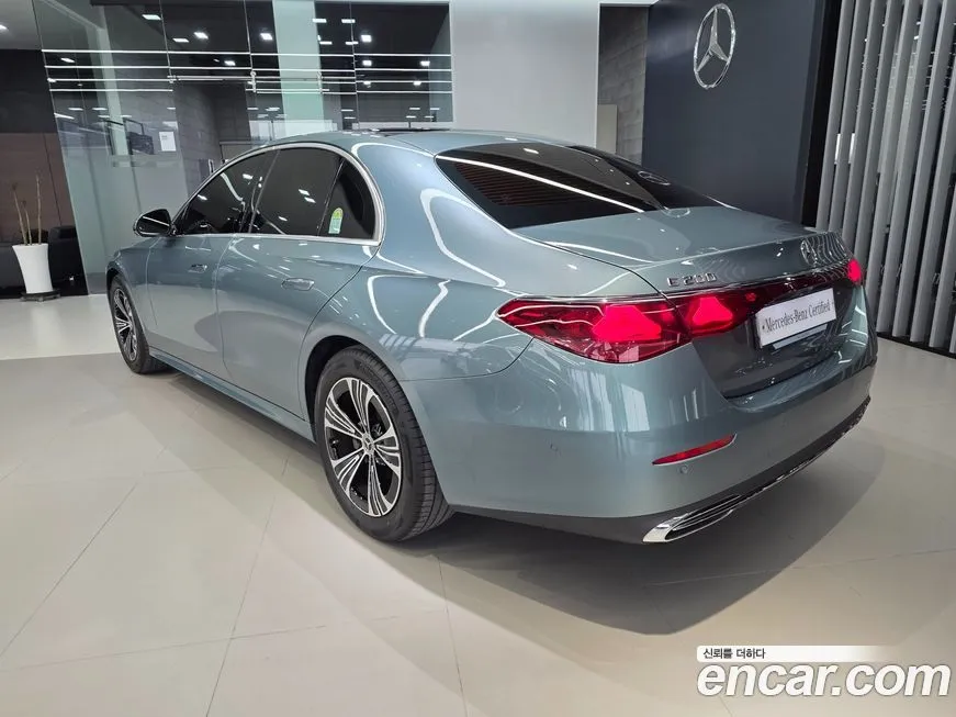 Mercedes-Benz E-Class 2025 из KR, фото 2