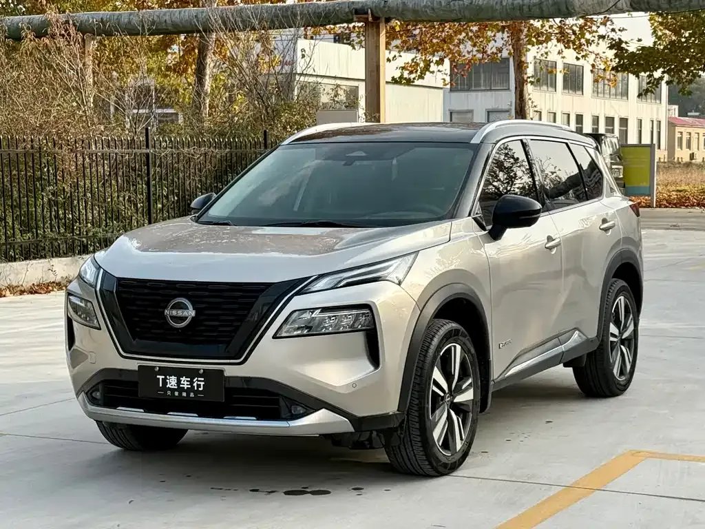 Nissan X-Trail — фото 1