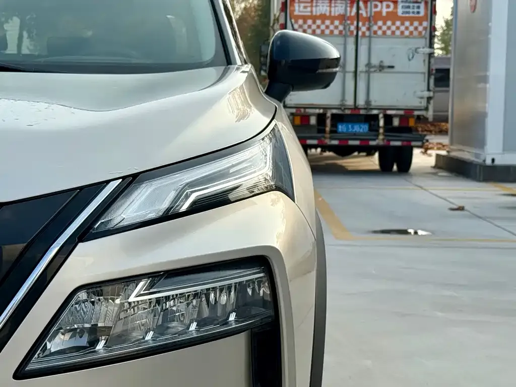 Nissan X-Trail — фото 9