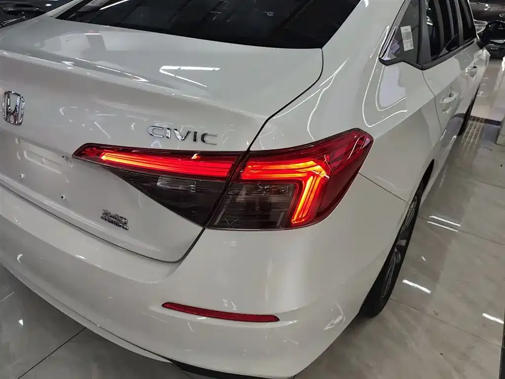 Honda Civic — фото 8
