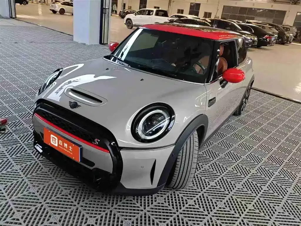 MINI Cooper (3-door) 2024 из CN, фото 1