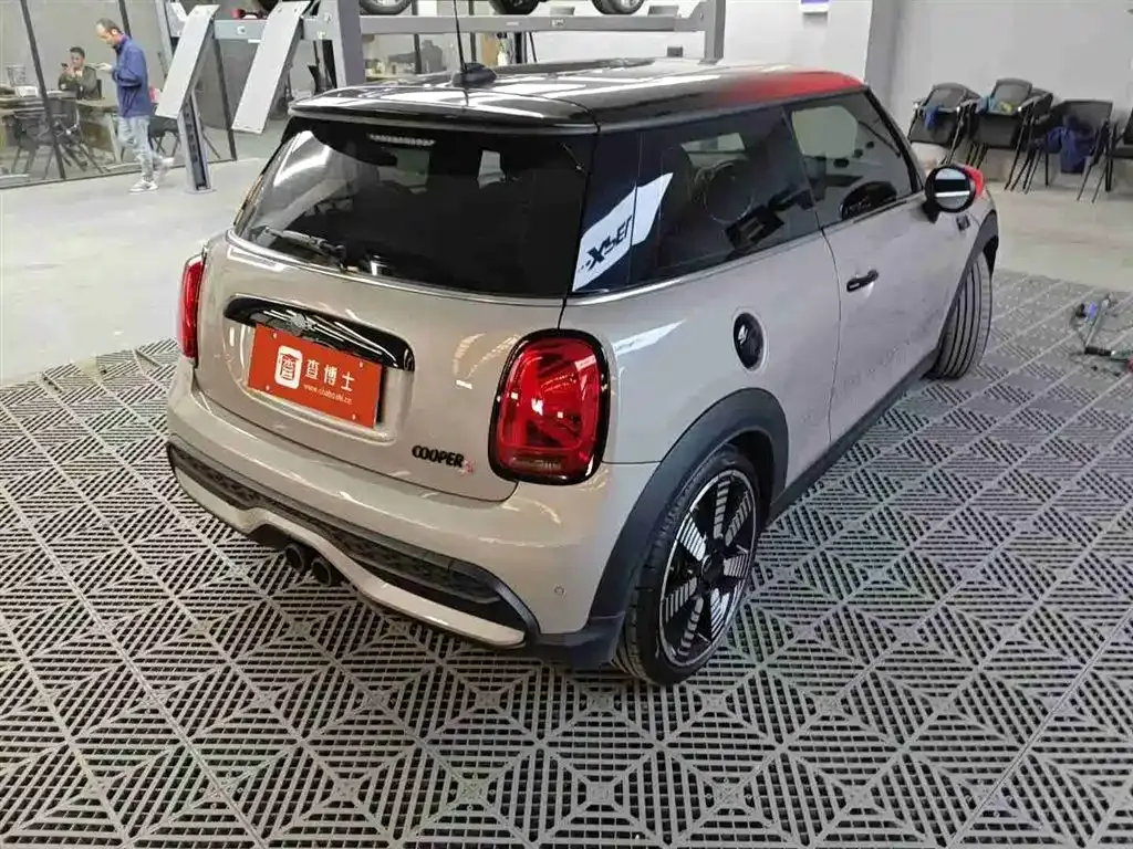 MINI Cooper (3-door) 2024 из CN, фото 2
