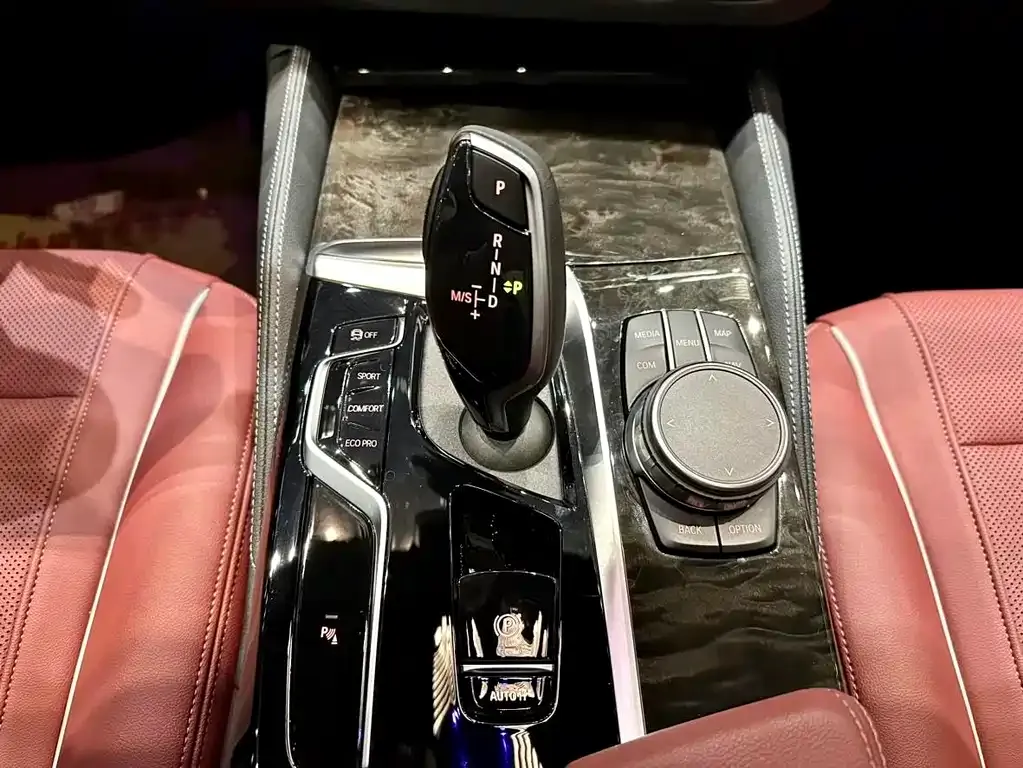 BMW 5 Series 2023 из CN, фото 6