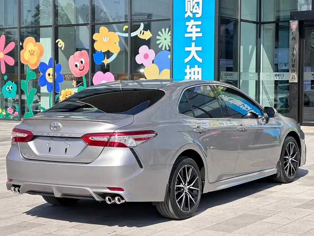 Toyota Camry 2022 из CN, фото 9