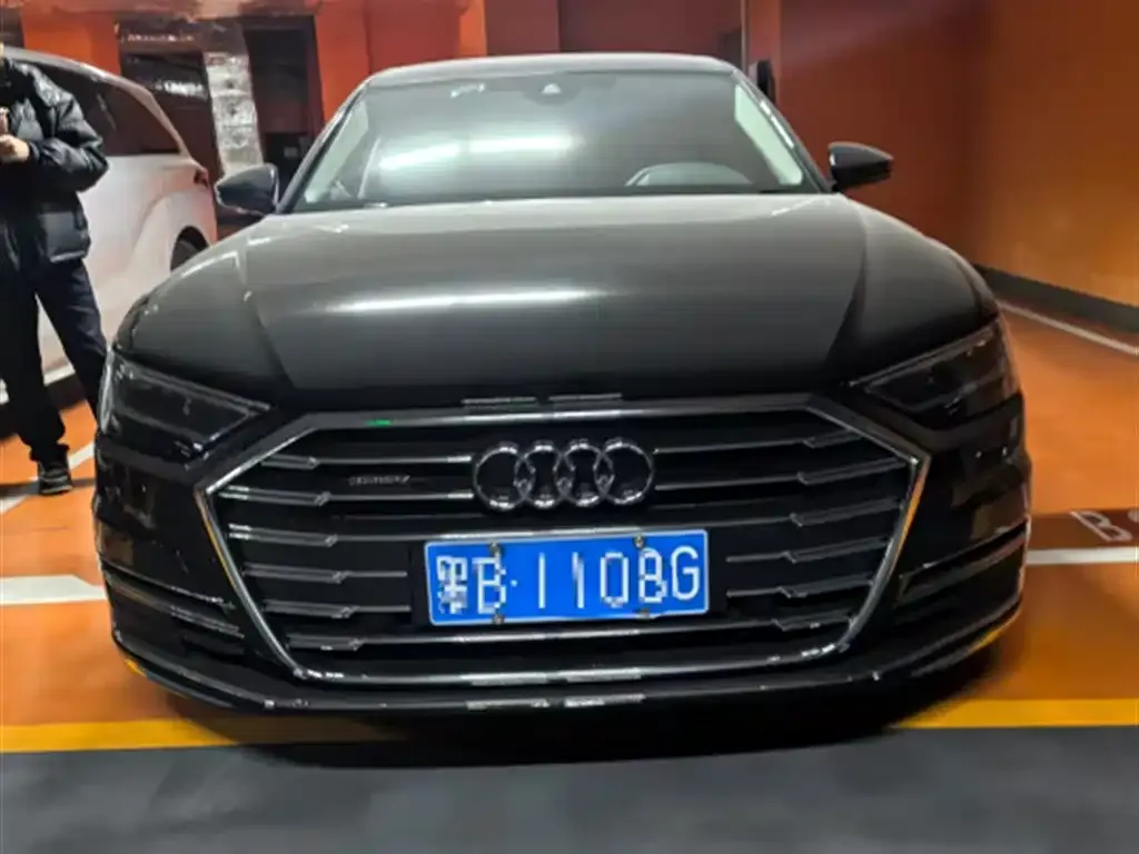 Audi A8 — фото 2
