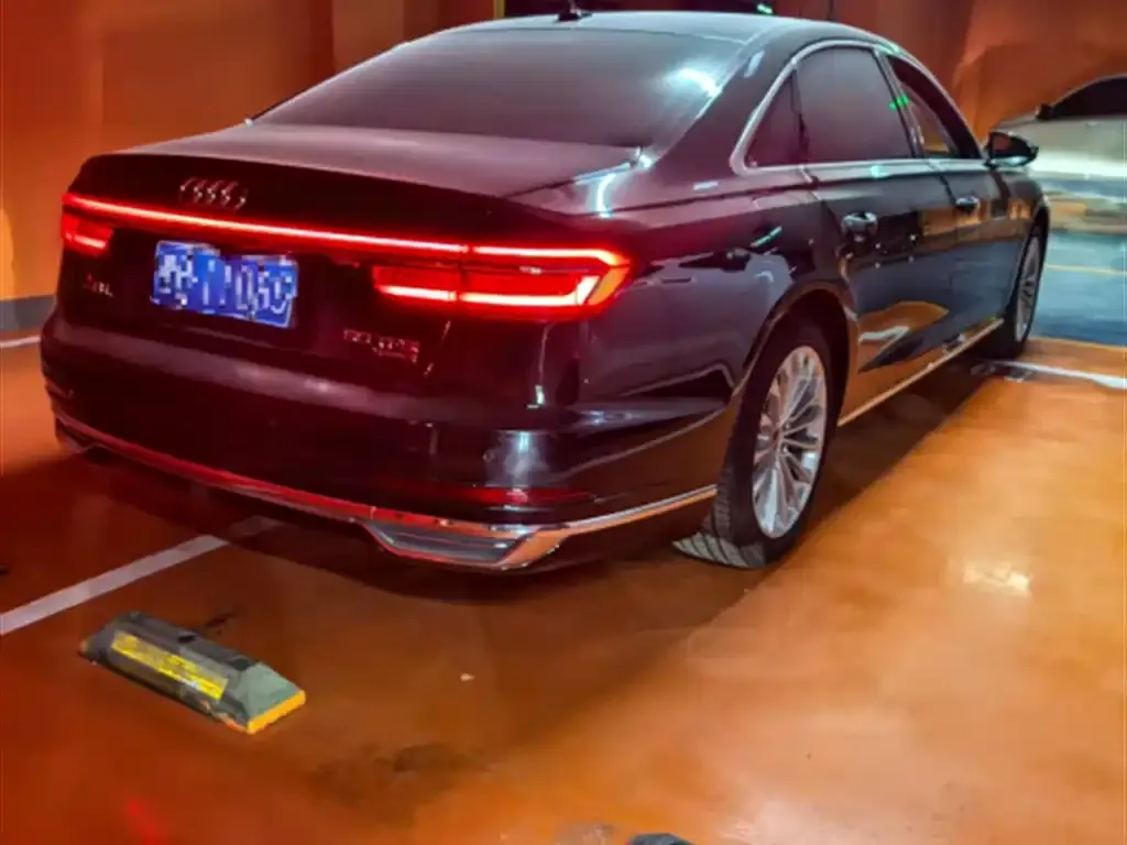 Audi A8 — фото 4