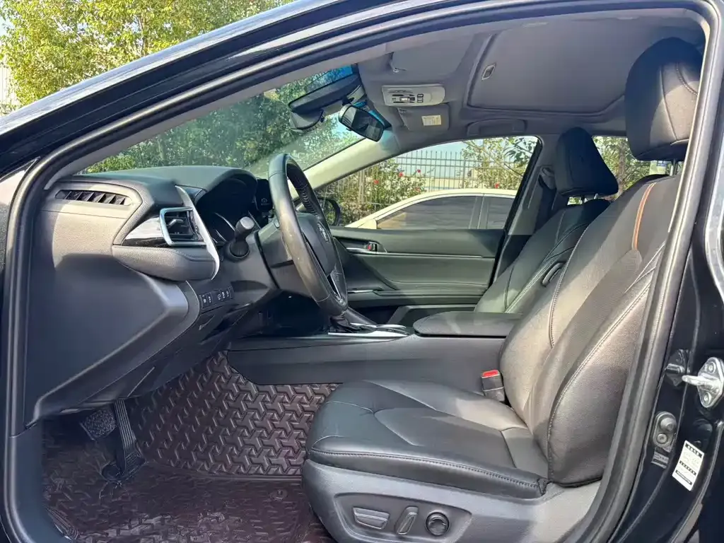 Toyota Camry 2023 из CN, фото 4