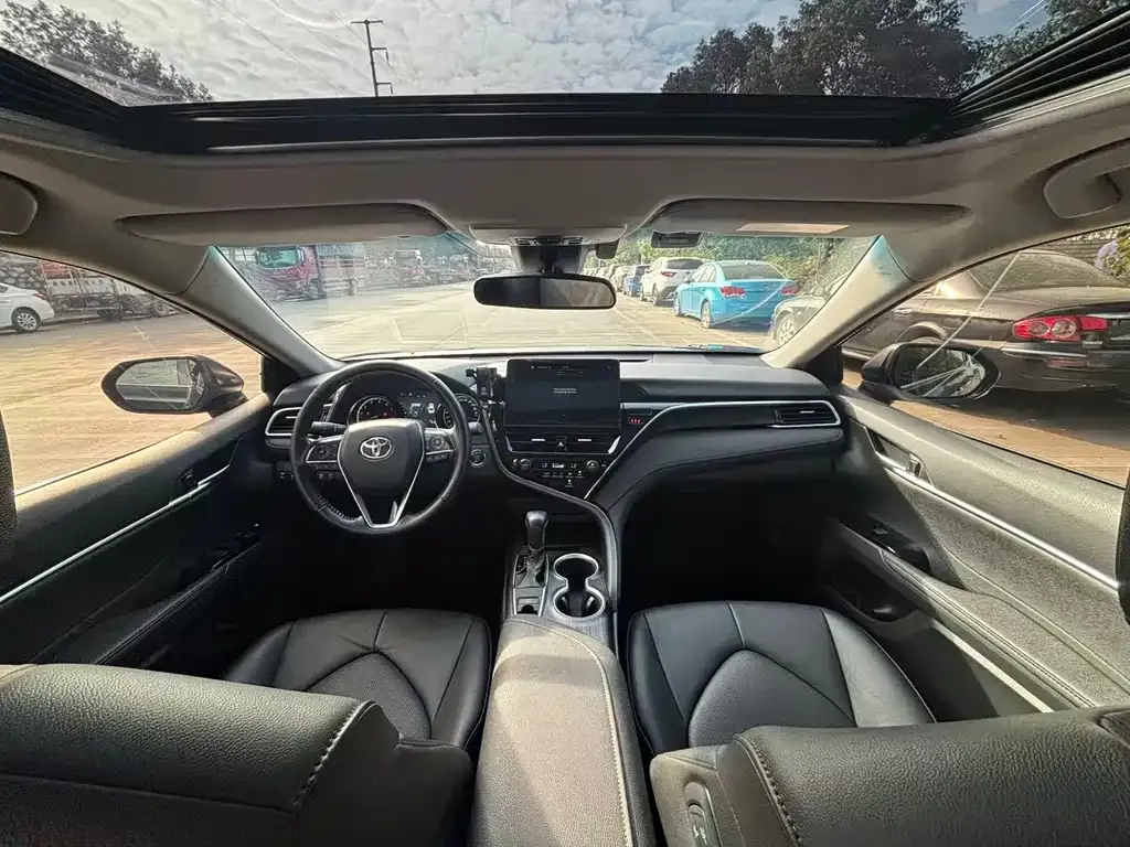 Toyota Camry 2023 из CN, фото 5