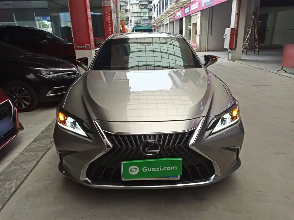 Lexus ES 2023 из CN, фото 3