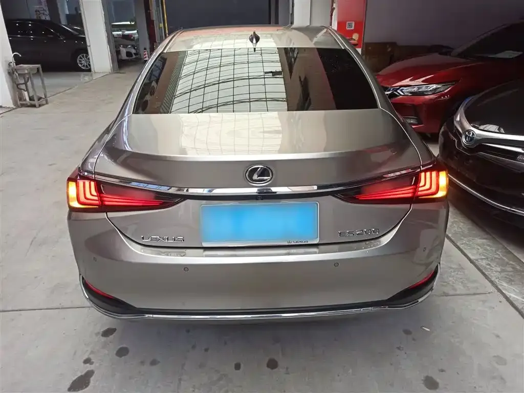 Lexus ES 2023 из CN, фото 6
