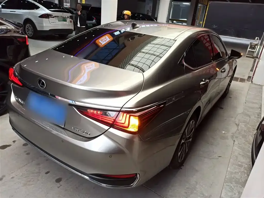 Lexus ES 2023 из CN, фото 7
