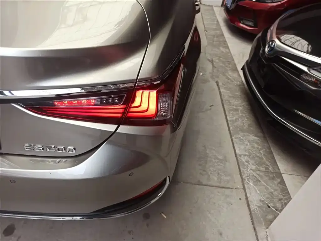 Lexus ES 2023 из CN, фото 8