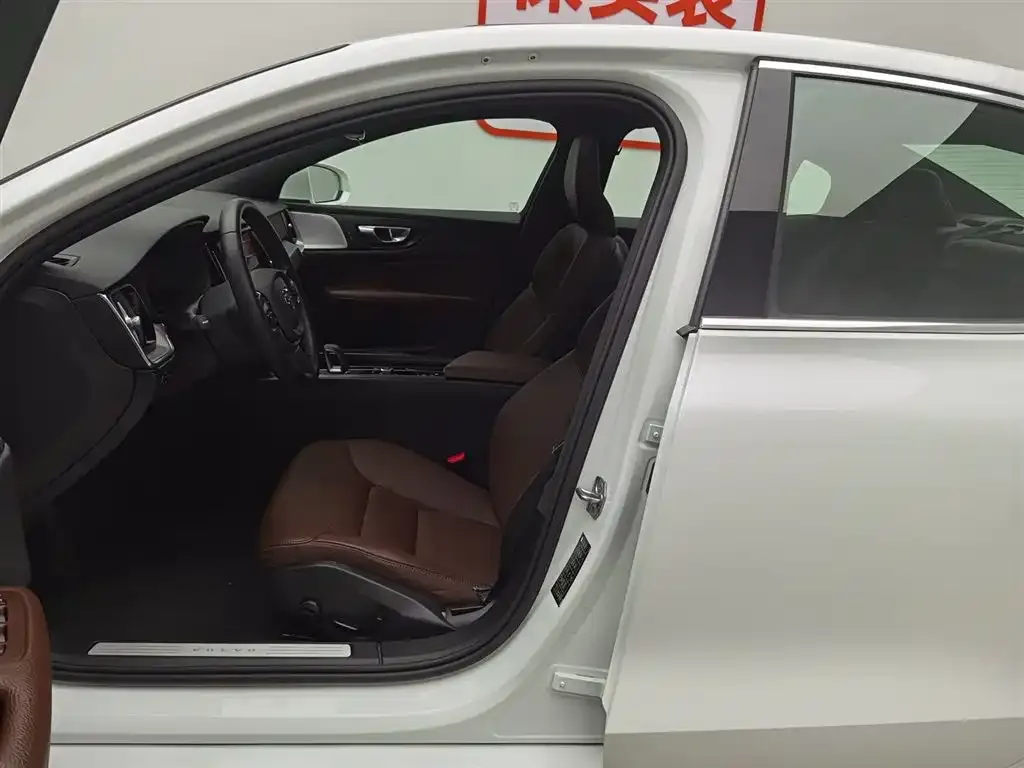 Volvo S60 2022 из CN, фото 10