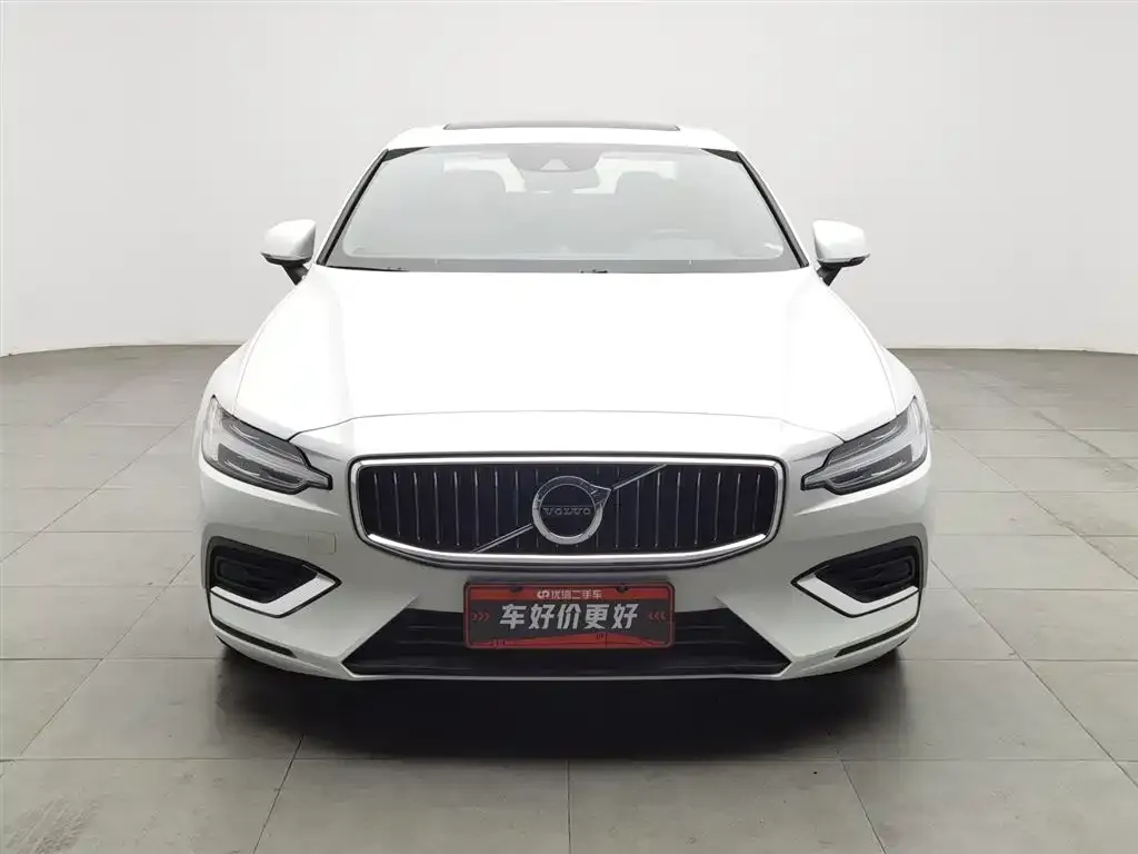 Volvo S60 2022 из CN, фото 3