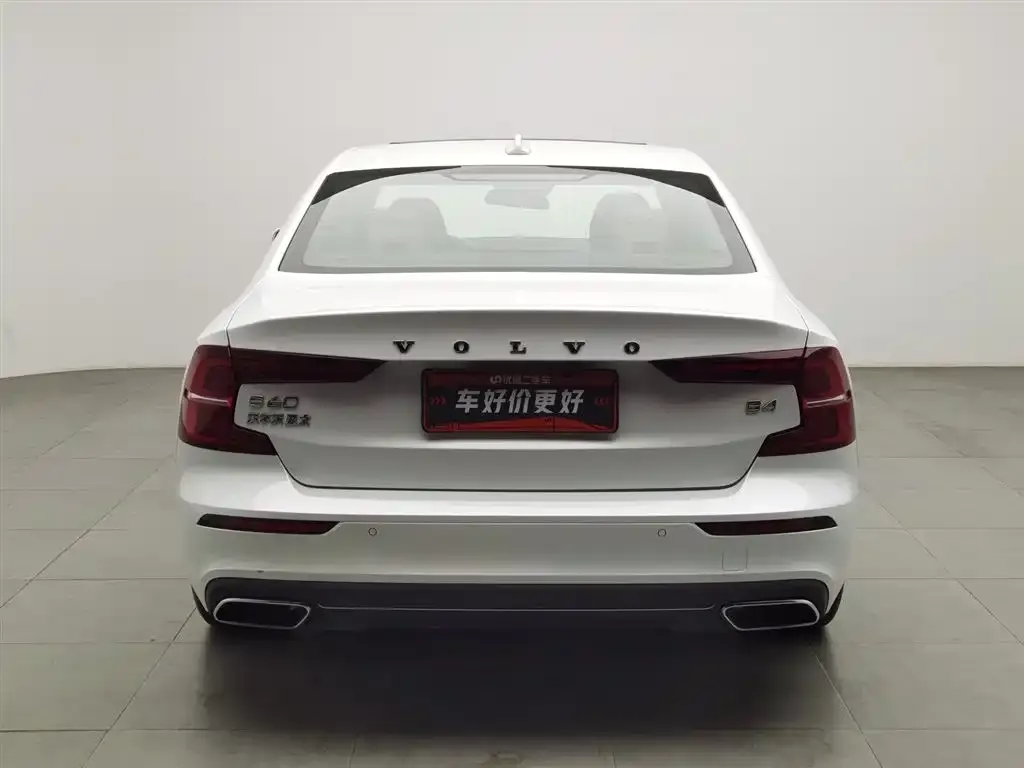 Volvo S60 2022 из CN, фото 4