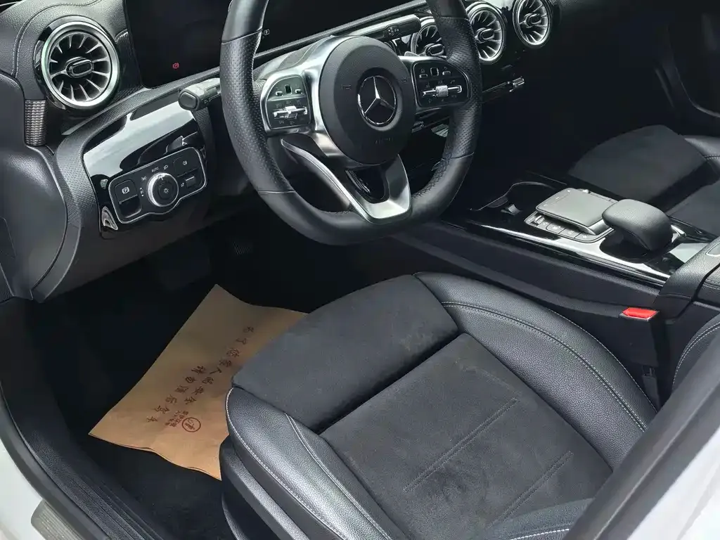 Mercedes-Benz A-Class 2023 из CN, фото 7