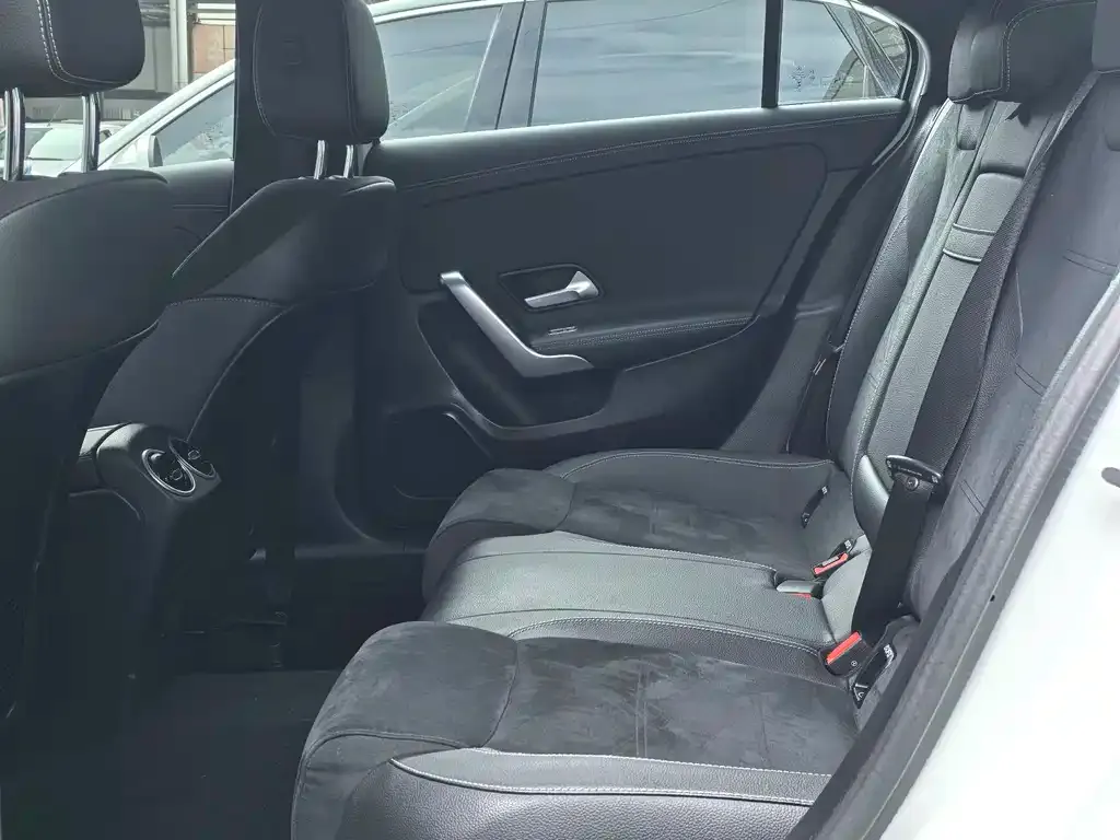 Mercedes-Benz A-Class 2023 из CN, фото 8