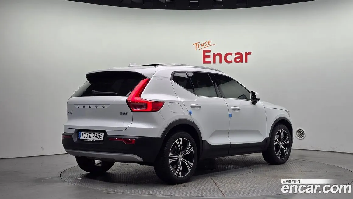 Volvo XC40 — фото 2