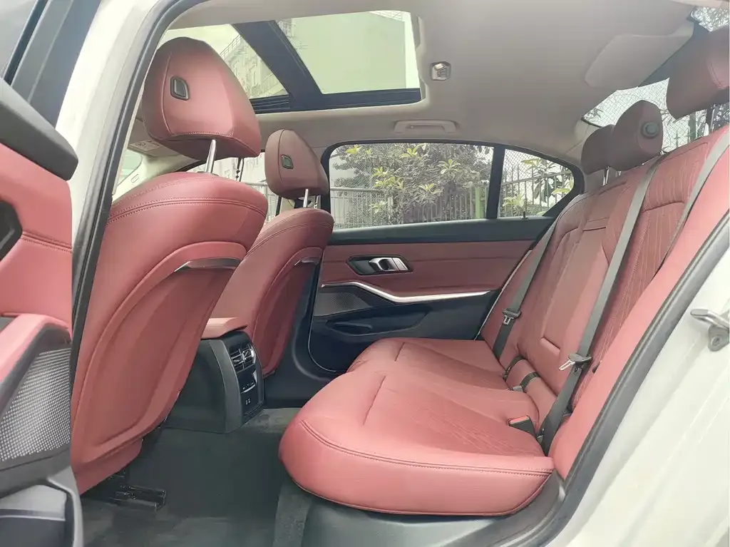 BMW 3 Series 2023 из CN, фото 9