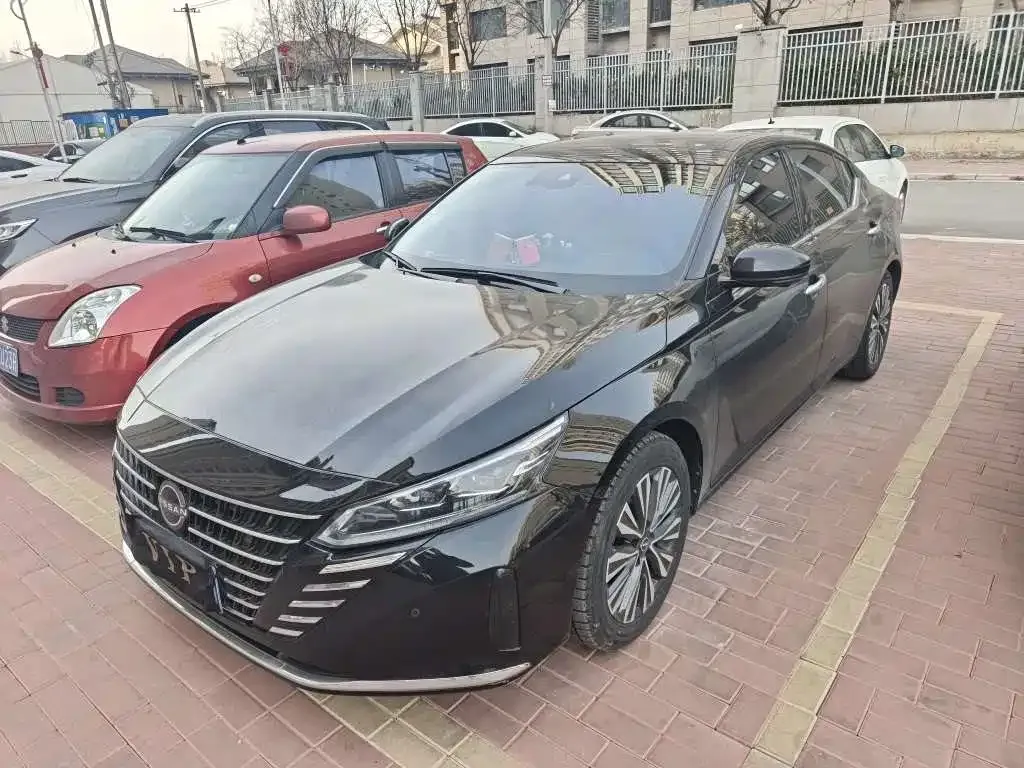 Nissan Teana — фото 1