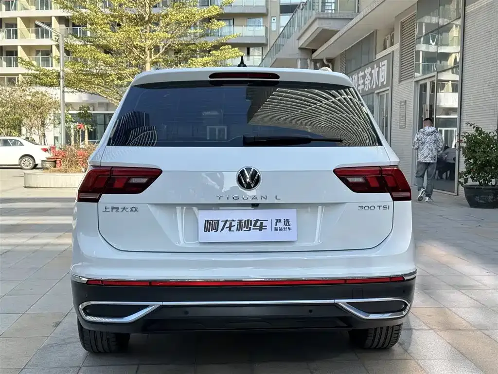 Volkswagen Tiguan L — фото 5