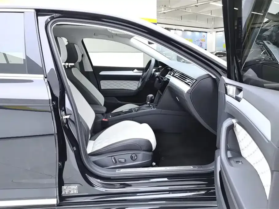 Volkswagen Magotan 2023 из CN, фото 8
