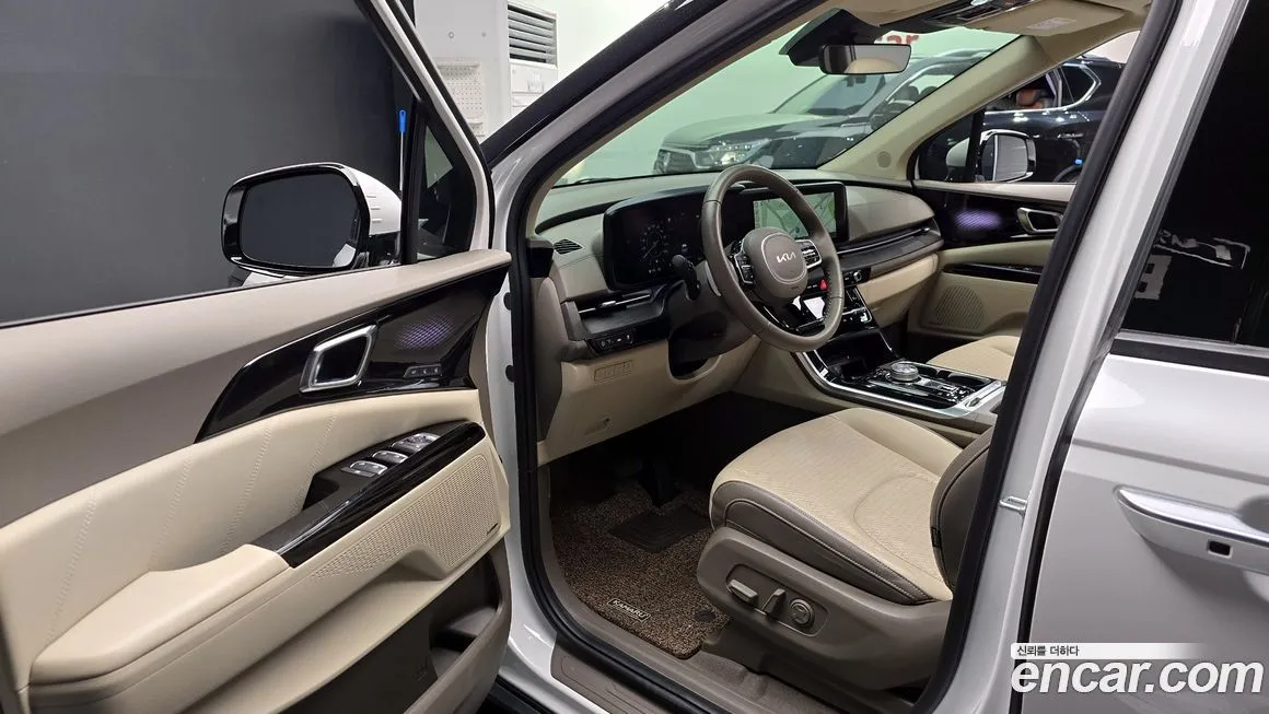 Kia Carnival — фото 10