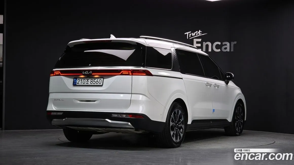 Kia Carnival — фото 2