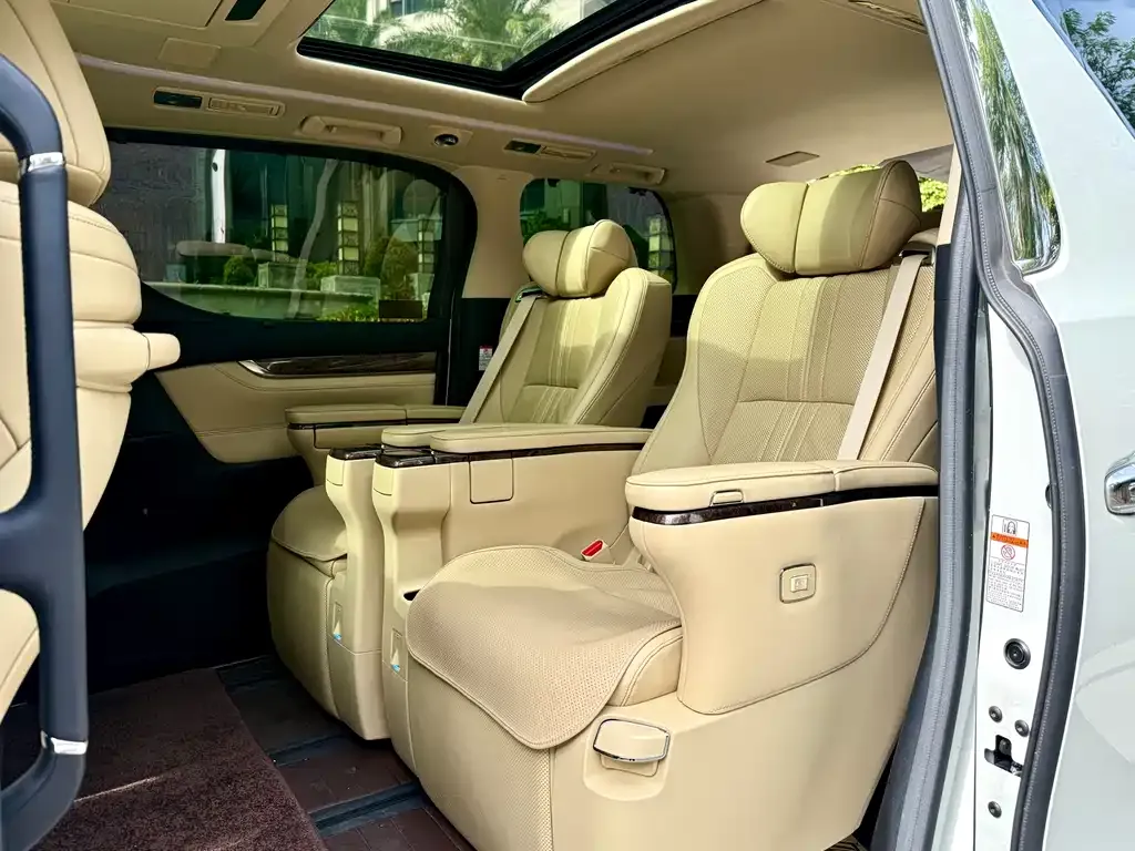 Toyota Vellfire 2021 из CN, фото 10