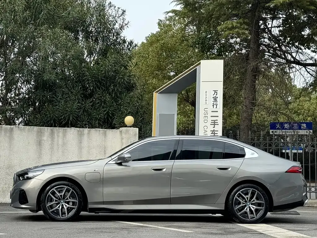 BMW i5 2024 из CN, фото 3