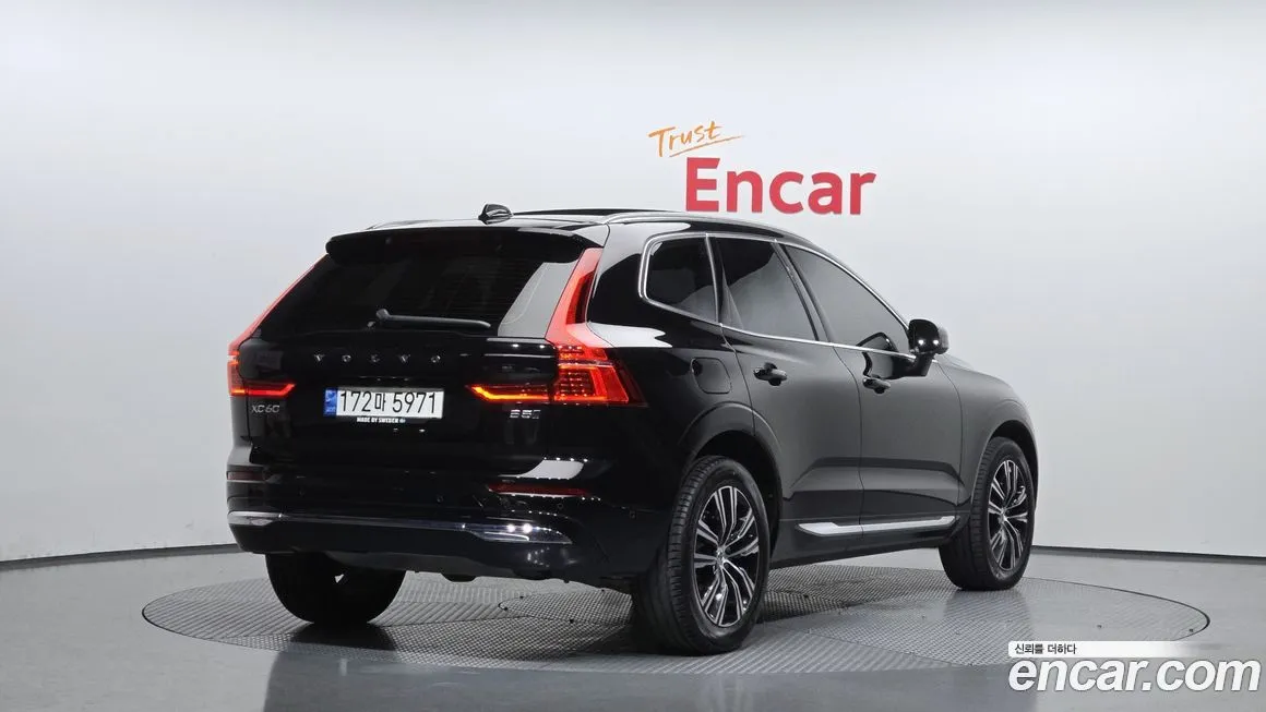 Volvo XC60 — фото 2