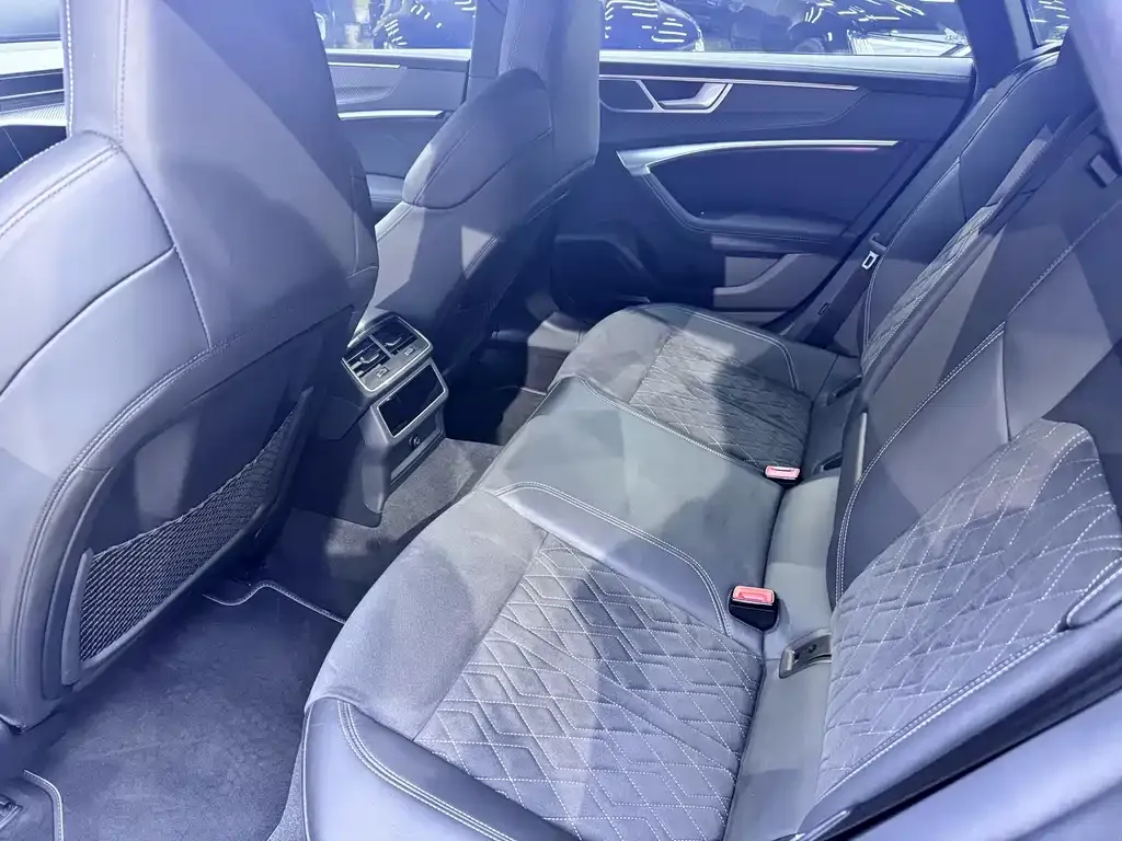 Audi S7 2022 из CN, фото 9