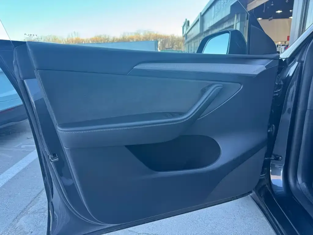 Tesla Model Y 2024 из CN, фото 7