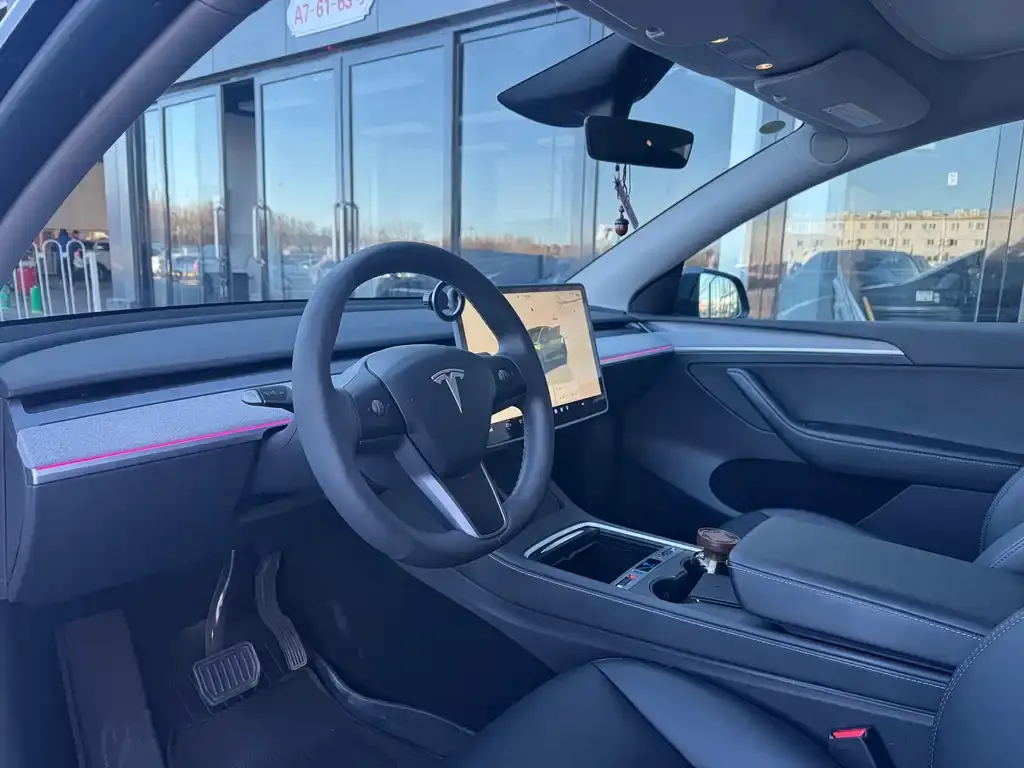 Tesla Model Y 2024 из CN, фото 8