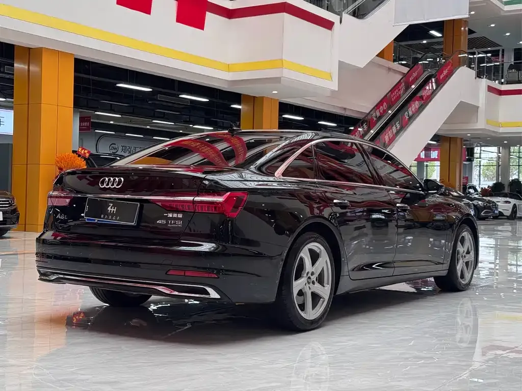 Audi A6L 2023 из CN, фото 6