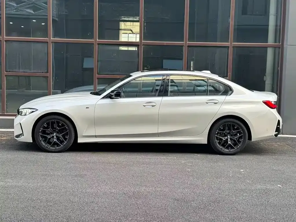 BMW 3 Series 2024 из CN, фото 3