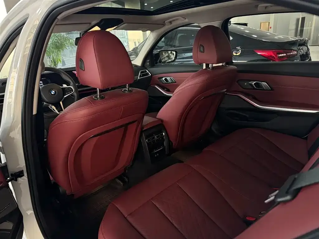 BMW 3 Series 2024 из CN, фото 7