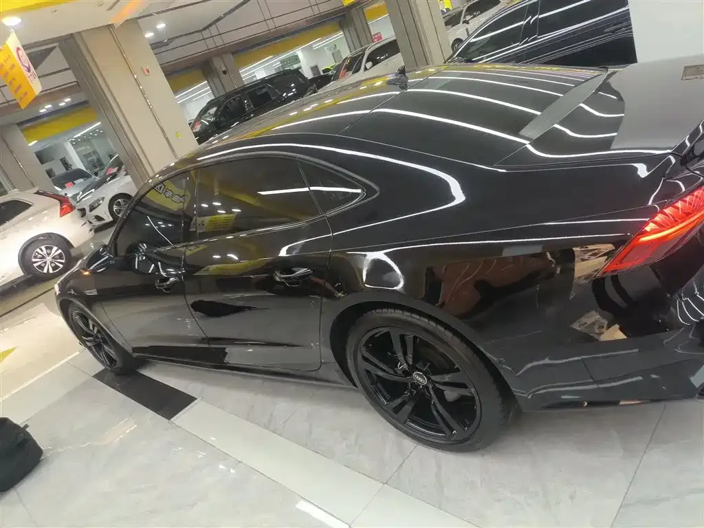 Audi A7L 2023 из CN, фото 5