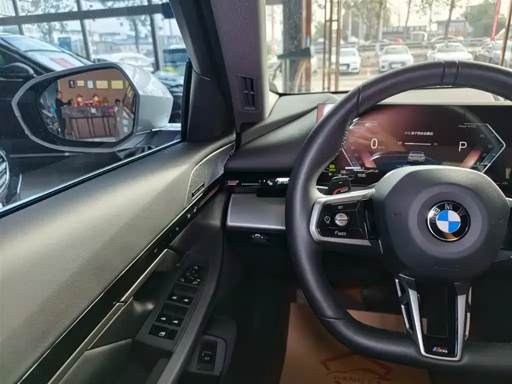 BMW 5 Series 2024 из CN, фото 8