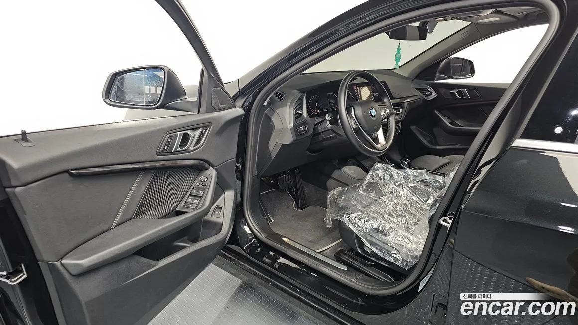 BMW 1-Series 2024 из KR, фото 10