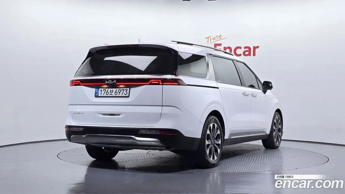 Kia Carnival 2023 из KR, фото 2