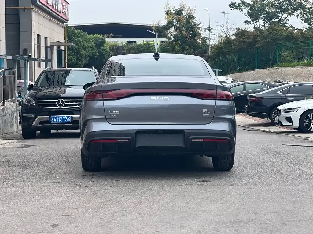 BYD Qin L — фото 10