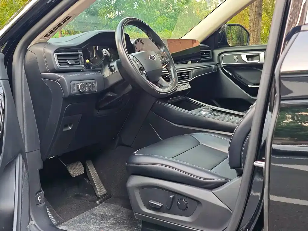 Ford Explorer 2022 из CN, фото 6